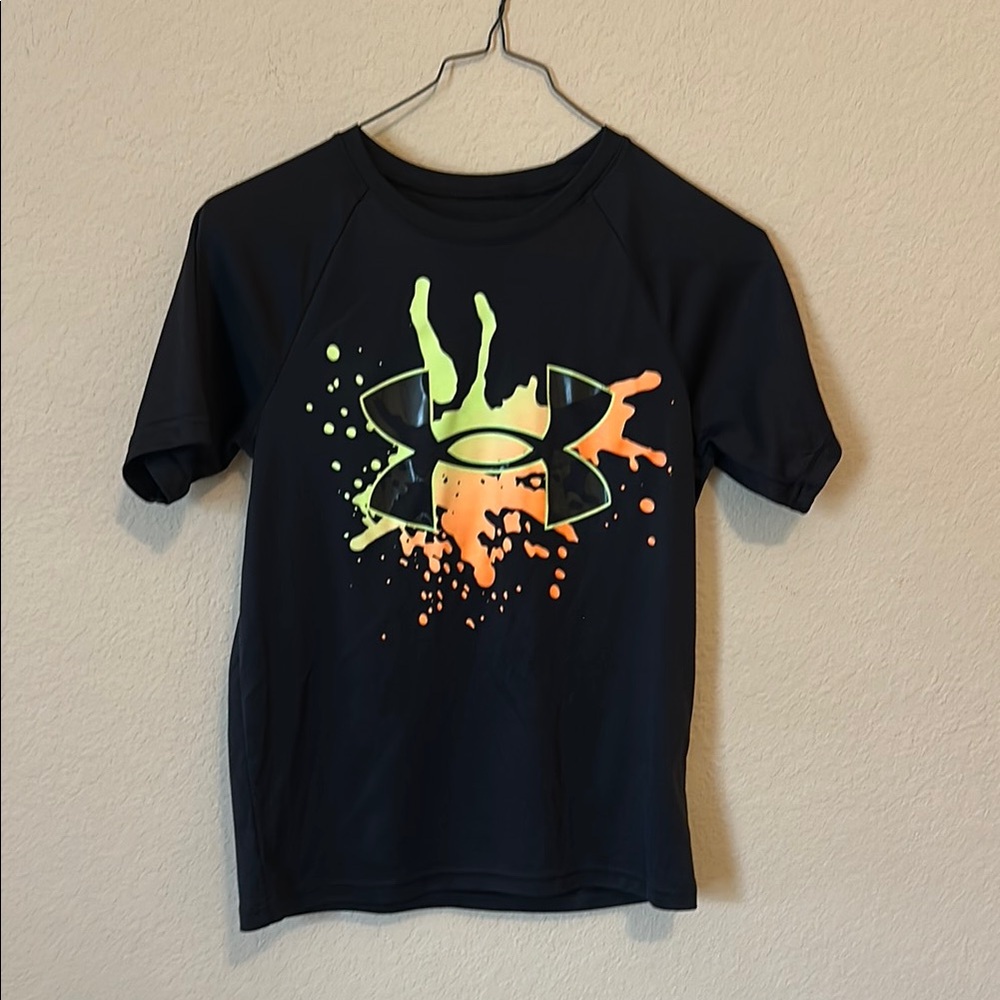 Boy’s Under Armour Black Tee with Neon Splash | Size Youth Medium